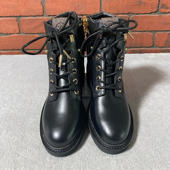 Michael Kors Trudy Leather & Logo Boot Lace Up Bootie, Black/Brown‎ Size 6M New - Picture 1 of 7